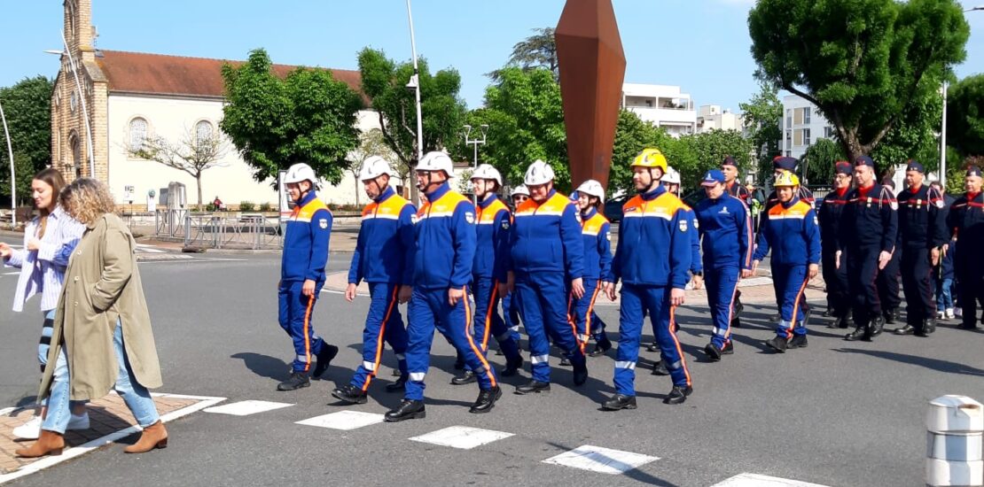 Les représentants de la Protection Civile 71 au défilé du 80e anniversaire du 8 mai 1945
